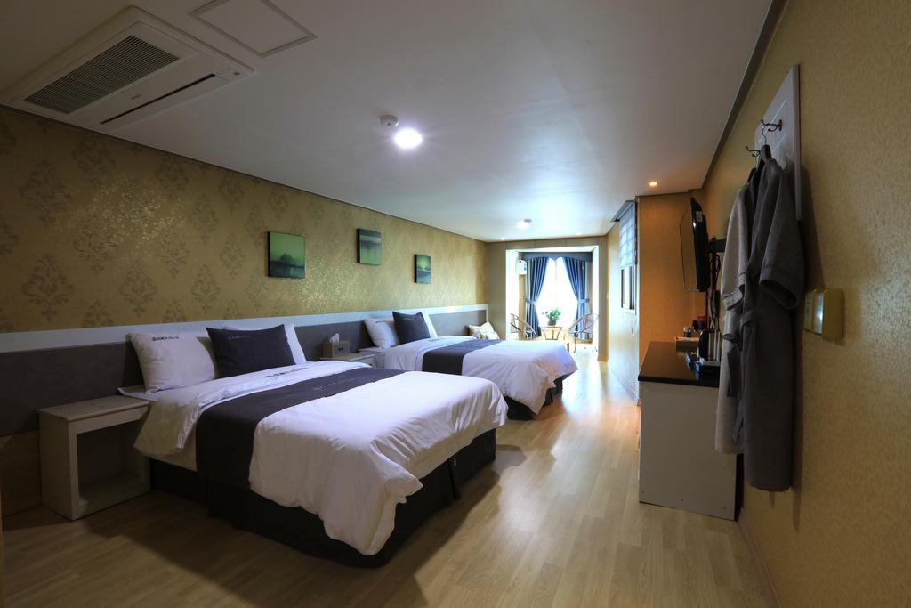 Dorcas Tourist Hostel Tongyeong Extérieur photo